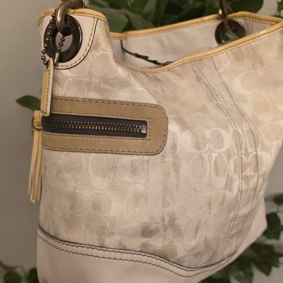 Coach Tie Dye Off White/Yellow Trim Signature Canvas Shoulder Bag - Picture 4 of 6